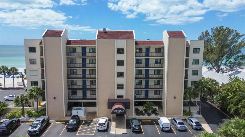 3 bedroom Condominium at 20040 Gulf Boulevard #402, Sand Castle Condo, Indian Rocks Beach — photo 3