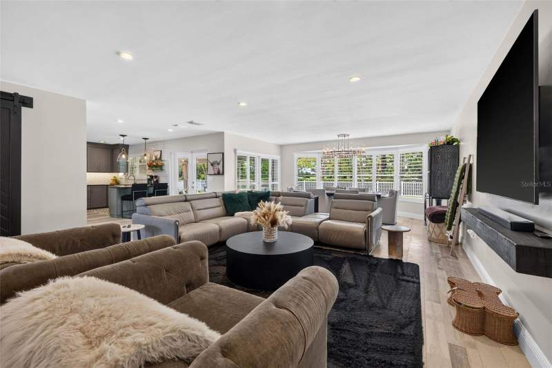 3 bedroom Single Family Residence at 616 Pineland Avenue, Belleair Estates 1st Add, Belleair — photo 3