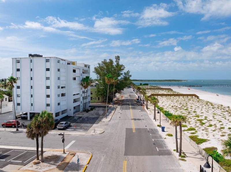 2 bedroom Condominium at 403 Gulf Way #601, Beach House Of Pass-A-Grille, St Pete Beach — photo 2
