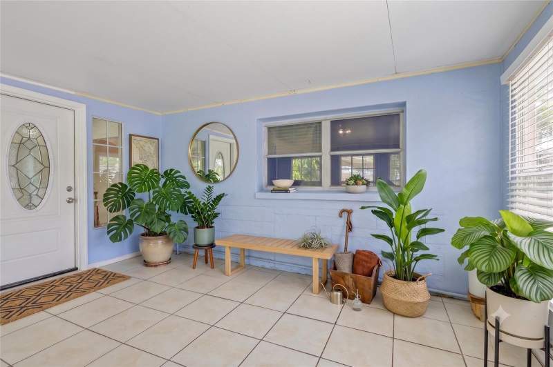 3 bedroom Single Family Residence at 9680 Park Lake Drive, Skyview Terrace, Pinellas Park — photo 2