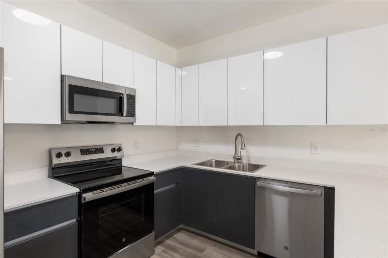 2 bedroom Condominium at 1581 NW 29th Road #2, Eagle Trace Townhomes Condo, Gainesville — photo 5