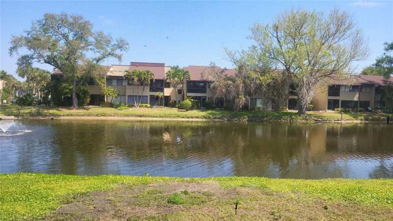 2 bedroom Condominium at 875 S Village Drive #102, Village Lake Condo, St Petersburg — photo 1