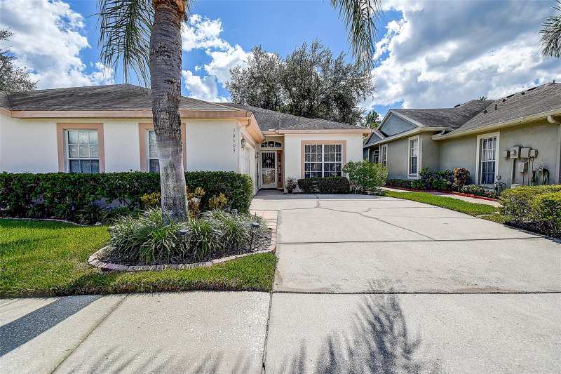 2 bedroom Villa at 10109 Mowry Lane, Cambridge Villas Ph I & II, Tampa — photo 1
