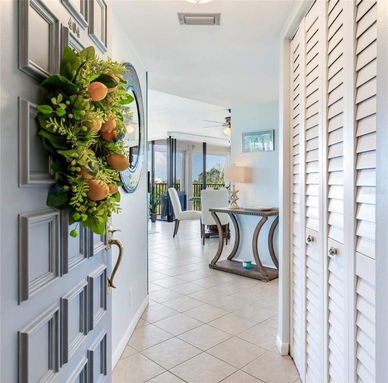 2 bedroom Condominium at 6104 Palma Del Mar Boulevard #404, Palma Del Mar 1, Condo Bldg. A, St Petersburg — photo 4