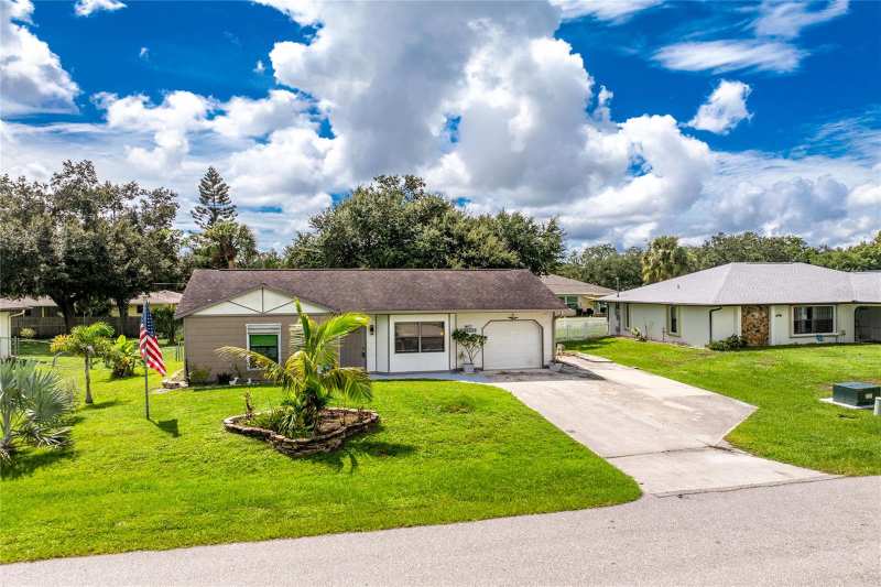 2 bedroom Single Family Residence at 21293 Pemberton Avenue, Port Charlotte Sec 027, Port Charlotte — photo 1