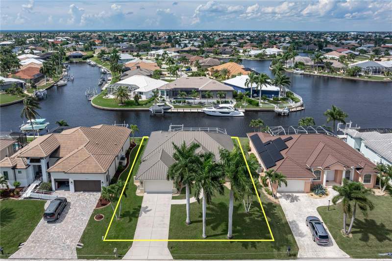 3 bedroom Single Family Residence at 4415 Almar Drive, Punta Gorda Isles Sec 14, Punta Gorda — photo 2