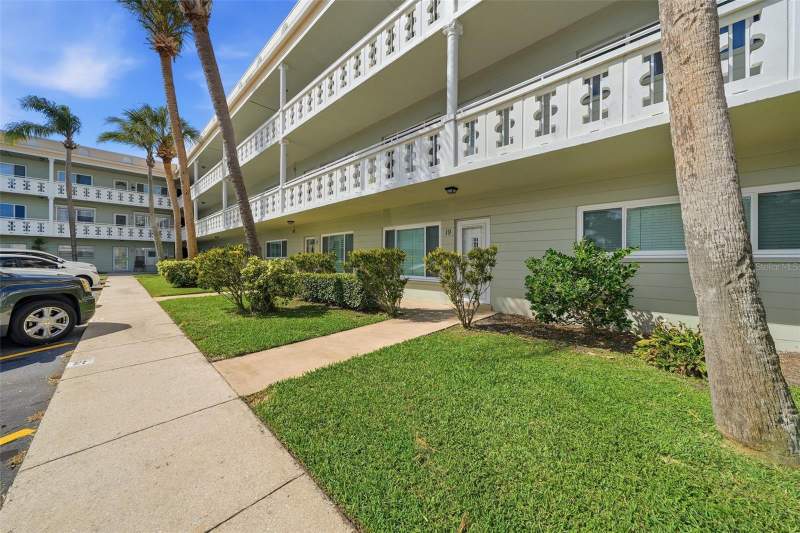 2 bedroom Condominium at 2401 ECUADORIAN WAY #19, ON TOP OF THE WORLD, CLEARWATER — photo 2