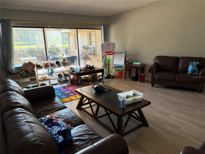 4 bedroom Single Family Residence at 16307 E Course Drive, Northdale Golf Clb Sec D Un 3, Tampa — photo 2
