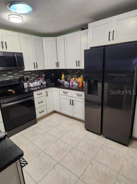 2 bedroom Single Family Residence at 5573 Foxlake Drive, Foxmoor Lakes Ph 02, North Fort Myers — photo 4