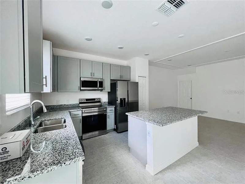 3 bedroom Townhouse at 34162 Cinder Way, Wyndrush Twnhms, Wesley Chapel — photo 5
