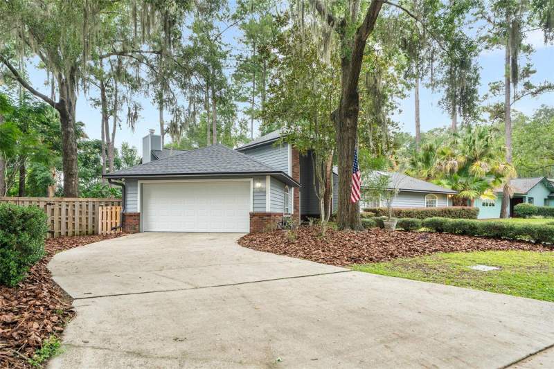 4 bedroom Single Family Residence at 2712 NW 29th Place, Royal Gardens Ph V, Gainesville — photo 2