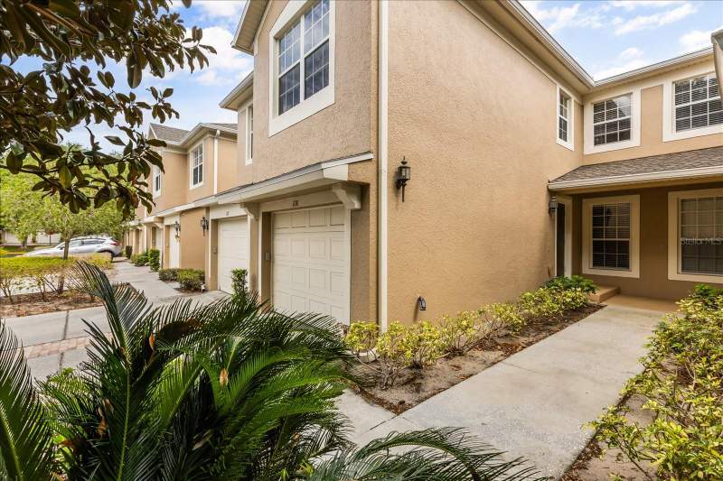 3 bedroom Condominium at 6440 Axeitos Terrace #108, Carriage Homes/Stonebridge Com, Orlando — photo 3