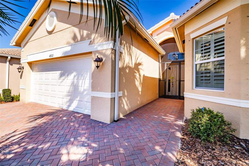 3 bedroom Single Family Residence at 4822 Grand Banks Drive, Valencia Lakes Tr O, Wimauma — photo 3