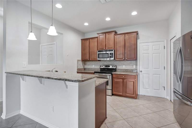 3 bedroom Townhouse at 196 Windflower Way, Arborview Park Rep, Oviedo — photo 4