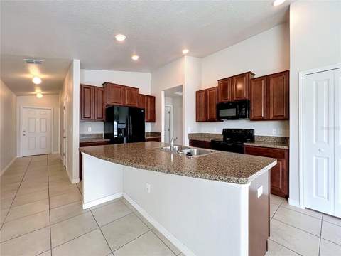 36095 Carriage Pine Court, Zephyrhills FL - photo 7 of 28