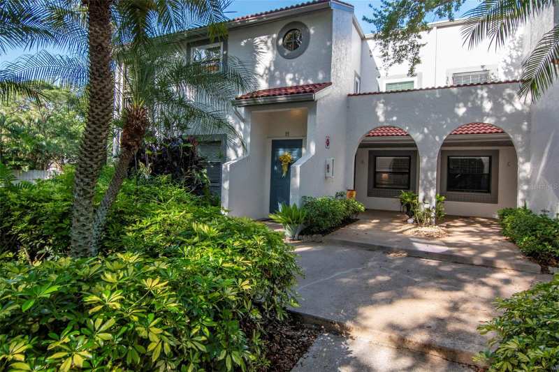 2 bedroom Condominium at 484 Santa Cruz Place #H, Plaza Villas One Condo, St Petersburg — photo 1