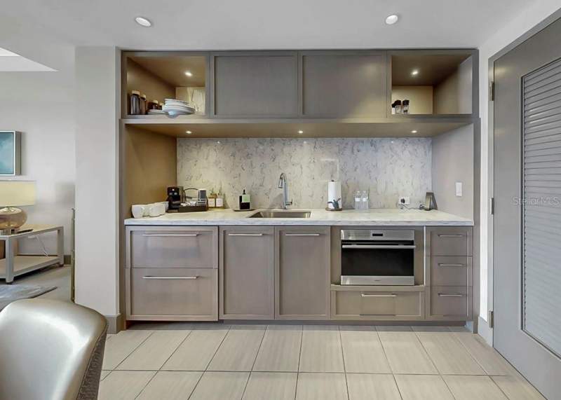 2 bedroom Condo - Hotel at 691 S Gulfview Boulevard #1410, Enchantment Clearwater Beach Hotel Condo, Clearwater Beach — photo 5