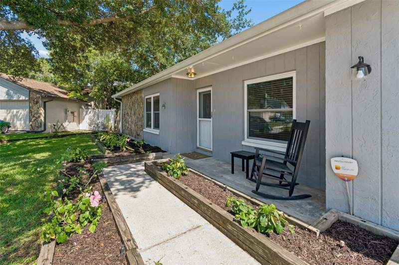 4 bedroom Single Family Residence at 16205 Sawgrass Circle, Country Place West Unit V, Tampa — photo 4