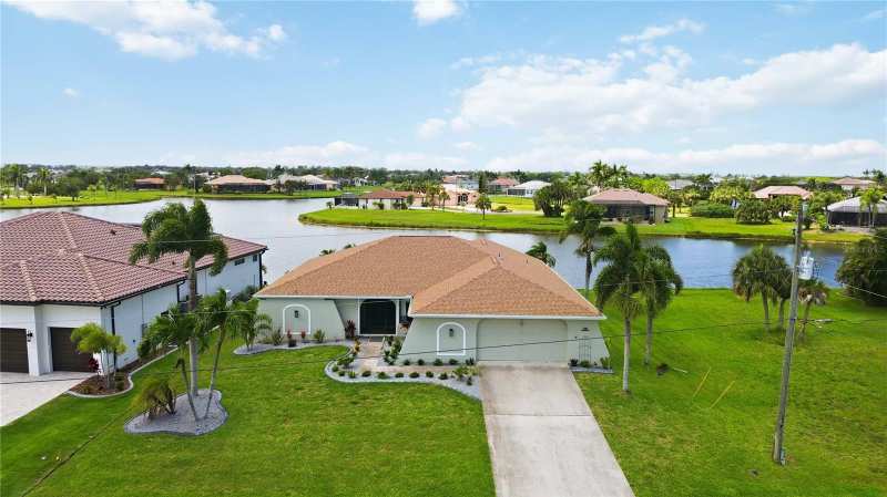 3 bedroom Single Family Residence at 24303 Contra Costa Lane, Punta Gorda Isles Sec 21, Punta Gorda — photo 1