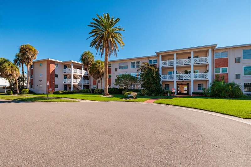1 bedroom Condominium at 3125 36th Street #201, Mayfair Condo In Park West, St Petersburg — photo 4