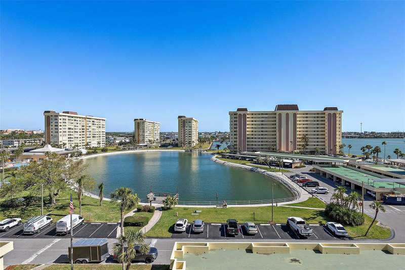 1 bedroom Condominium at 4725 Cove Circle #704, Columbia Towers Condo, St Petersburg — photo 2