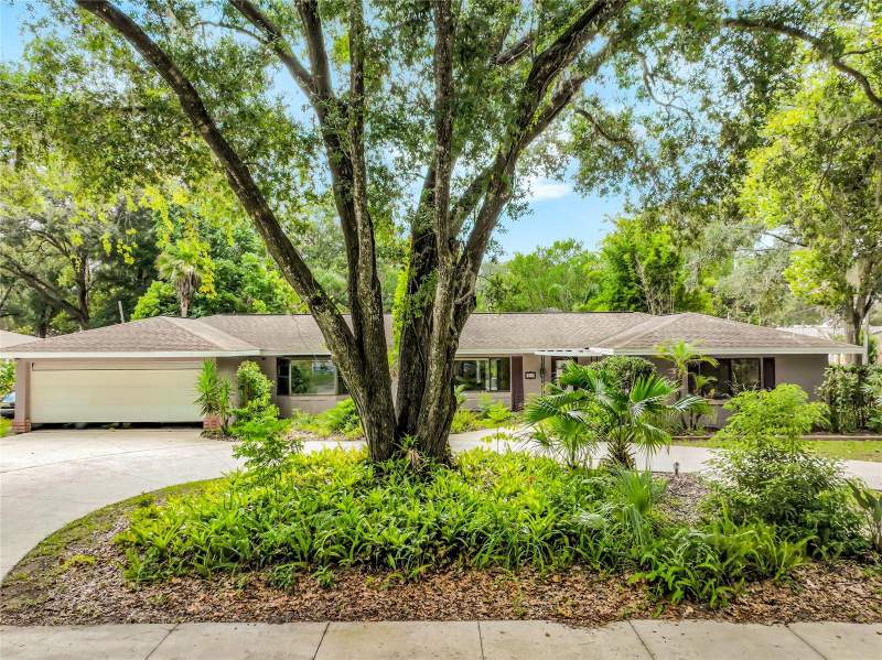 4 bedroom Single Family Residence at 300 Pinecrest Road, Lake Franklin Park, Mount Dora — photo 2