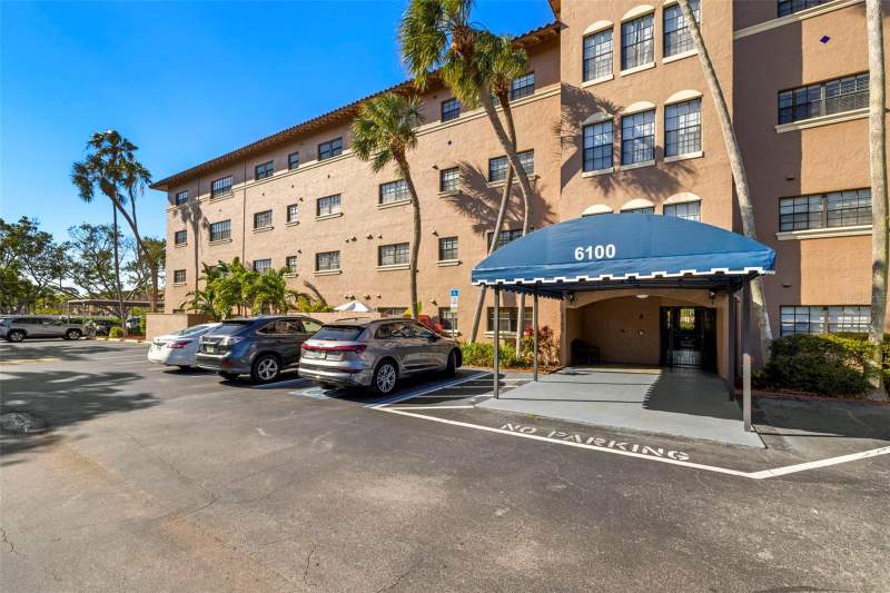 2 bedroom Condominium at 6100 Gulfport Boulevard #414, Golfview I Condo, Gulfport — photo 2
