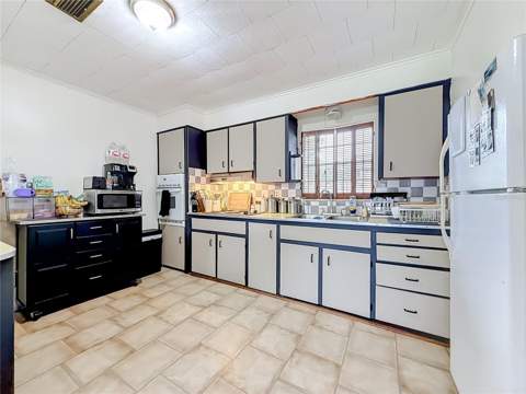 36707 Eden Street, Zephyrhills FL - photo 14 of 57