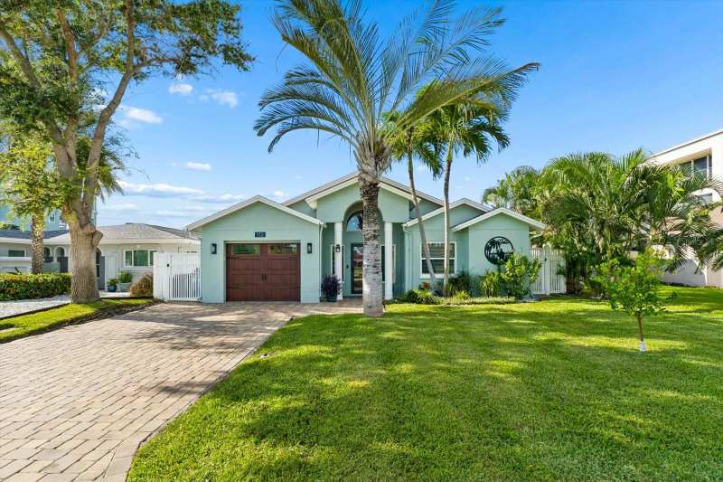 3 bedroom Single Family Residence at 112 Wall Street, Harbor Shores 4th Add, Redington Shores — photo 1