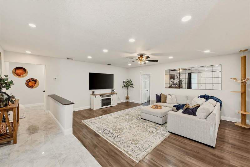 4 bedroom Single Family Residence at 2165 Campus Drive, University Park, Clearwater — photo 3