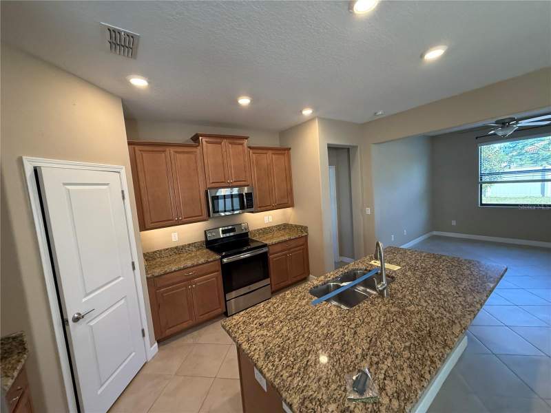 2 bedroom Single Family Residence at 16852 Scuba Crest Street, Forest Brooke Active Adult Ph, Wimauma — photo 2