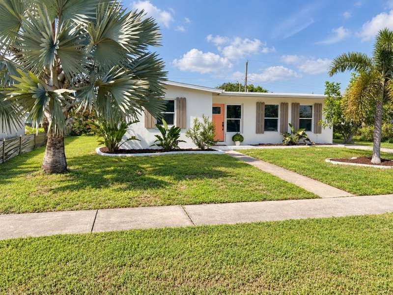 2 bedroom Single Family Residence at 21132 McGuire Avenue, Port Charlotte Sec 045, Port Charlotte — photo 1