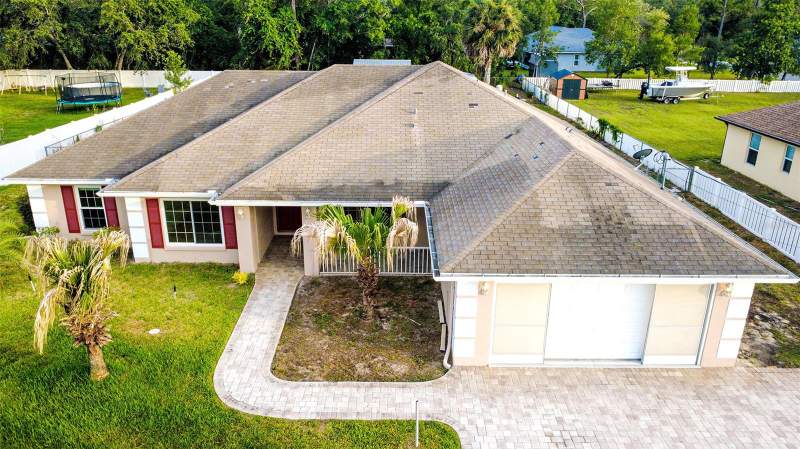 4 bedroom Single Family Residence at 12036 Penguin Avenue, Royal Highlands, Weeki Wachee — photo 2