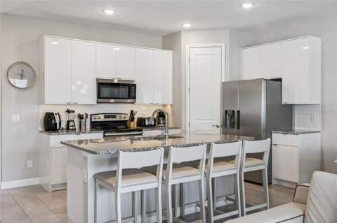 7952 Formosa Valley Place, Kissimmee FL - photo 8 of 50