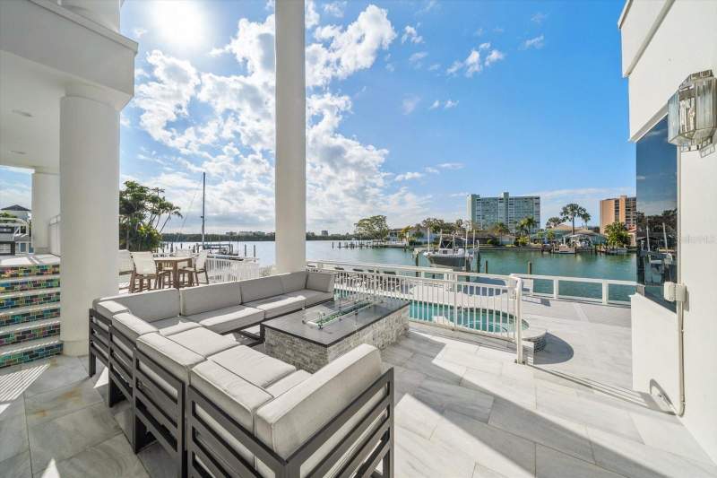 4 bedroom Single Family Residence at 42 Midway Island, Island Estates Of Clearwater, Clearwater Beach — photo 3