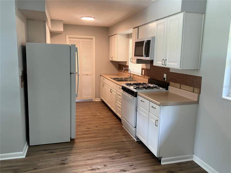 3 bedroom Single Family Residence at 2013 Live Oak Drive, Spring Lake Manor, Fruitland Park — photo 4