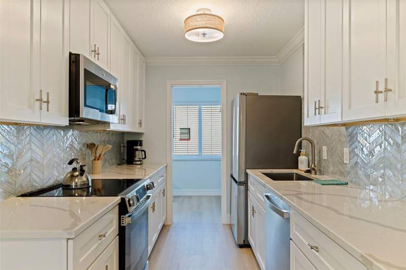 2 bedroom Condominium at 10265 Gulf Boulevard #A303, Westwinds Of Treasure Island Condo, Treasure Island — photo 4