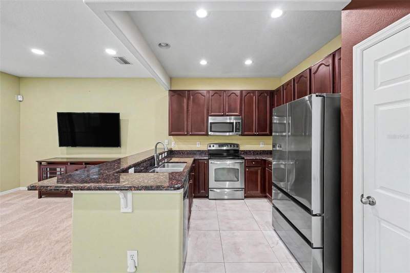 3 bedroom Townhouse at 6938 46th Way, Sawgrass Village, Pinellas Park — photo 4