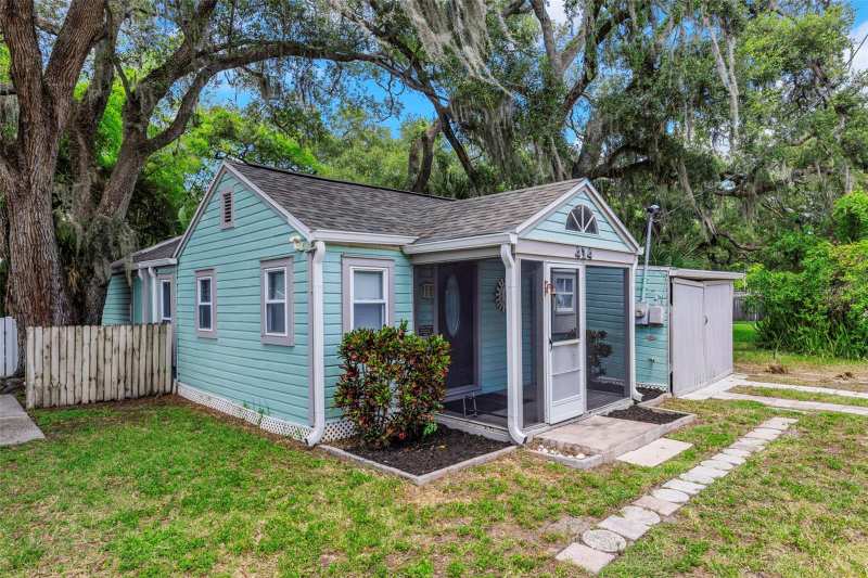 2 bedroom Single Family Residence at 414 Tampa Road, Whitehursts Sub, Palm Harbor — photo 1