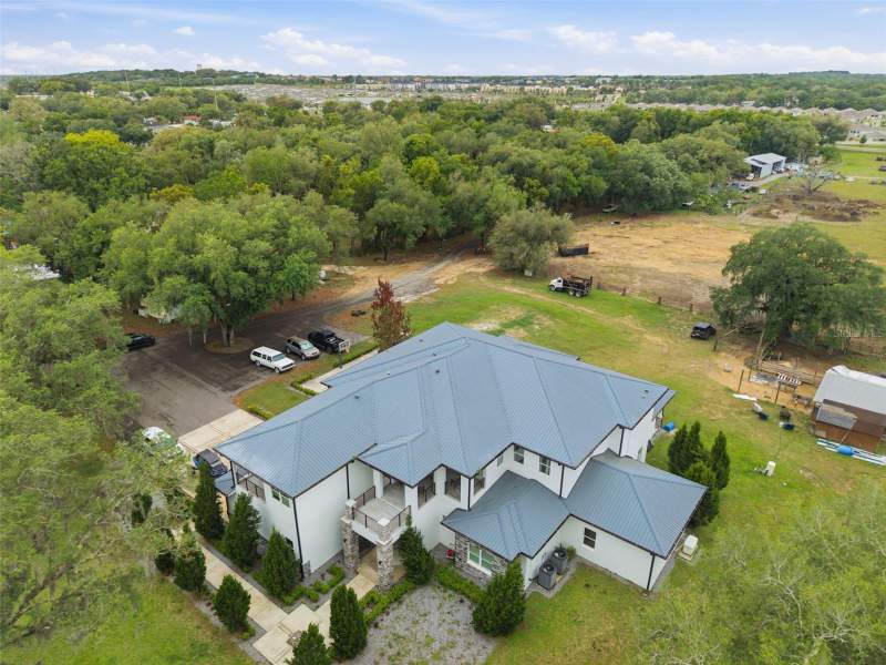6 bedroom Single Family Residence at 8241 Cass Road, Zephyrhills Colony Co, Zephyrhills — photo 5