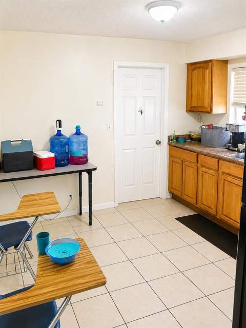 712 N Castle Court, Tampa FL - photo 7 of 13
