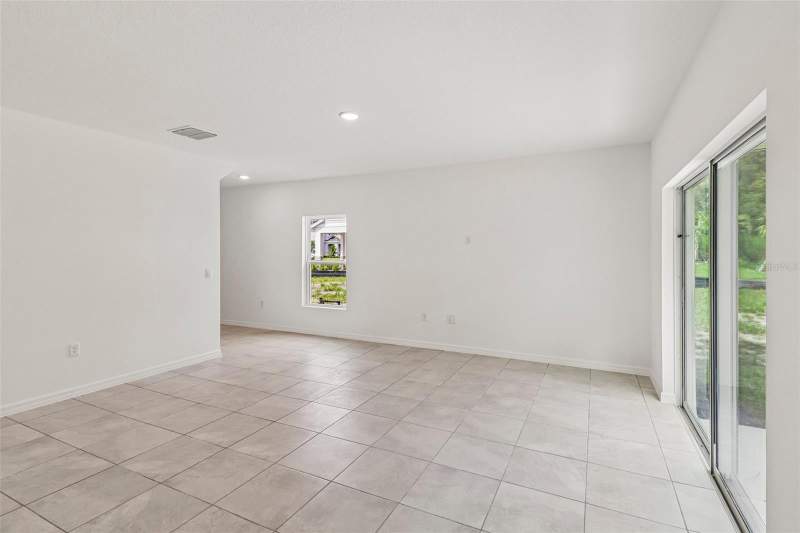 4 bedroom Single Family Residence at 1113 Majesty Palm Circle, Beresford Woods Ph 2, Deland — photo 4