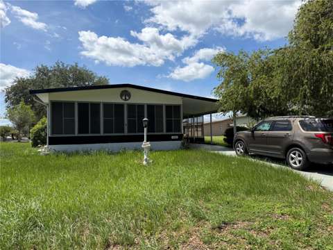 925 Beechwood Avenue, gated community for sale in Lady Lake