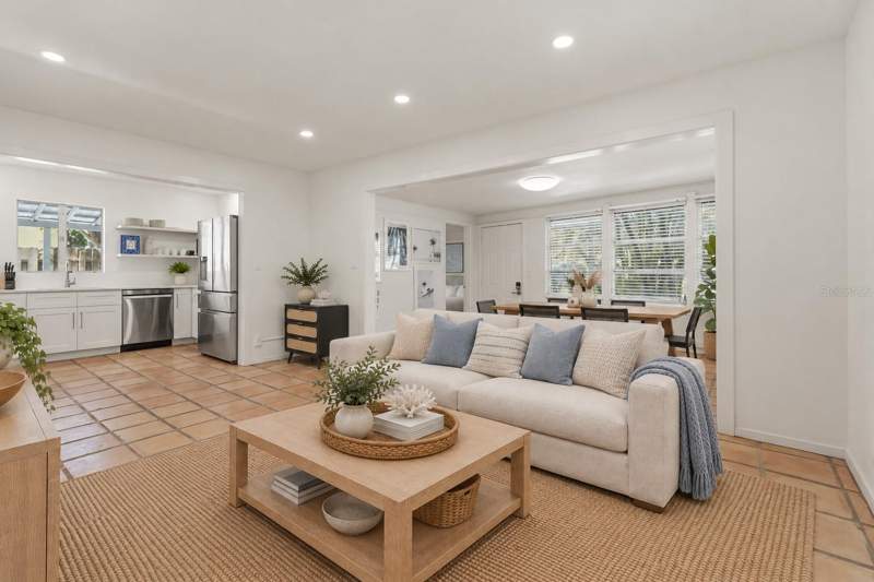 3 bedroom Single Family Residence at 2142 Waldemere Street, La Linda Terrace, Sarasota — photo 2