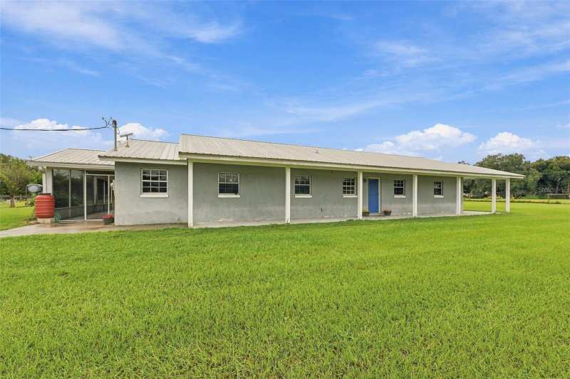 4 bedroom Single Family Residence at 9124 Carey Road, Lithia, Lithia — photo 1