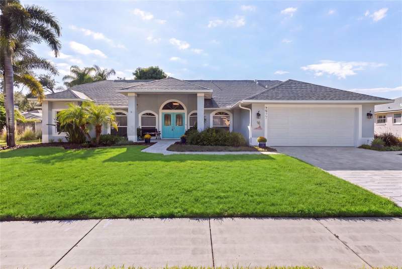4 bedroom Single Family Residence at 2972 Glenpark Road, Eniswood-Unit Ii-B, Palm Harbor — photo 2