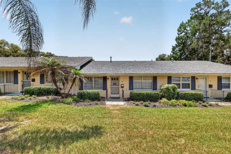 2 bedroom Condominium at 445 S Grandview Street #8, Mount Dora Park South Condo Unit 01, Mount Dora — photo 1