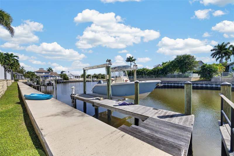 4 bedroom Single Family Residence at 421 Islebay Drive, Mirabay Ph 1B-1/2A-1/3B-1, Apollo Beach — photo 4