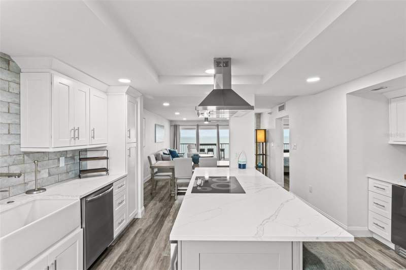 2 bedroom Condominium at 14950 Gulf Boulevard #503, Ocean Sands One Condo, Madeira Beach — photo 5