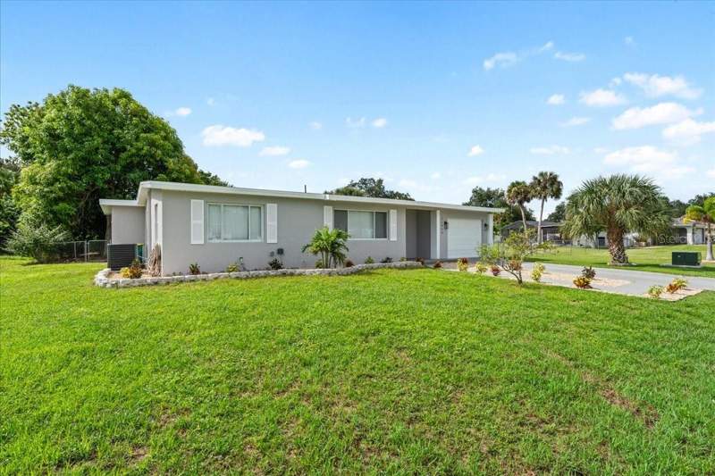 3 bedroom Single Family Residence at 21059 Exmore Avenue, Port Charlotte Sec 027, Port Charlotte — photo 3
